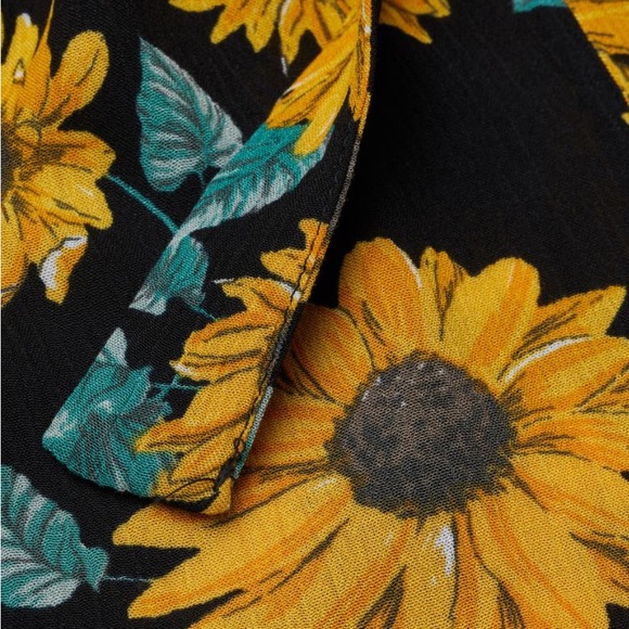 Sunflower shorts from H&M - Picture 2 of 3